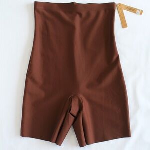 SKIMS Body High Waisted Shorts L